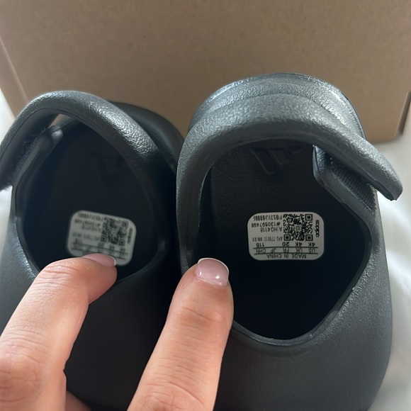 Yeezy slide for baby - Picture 5 of 6